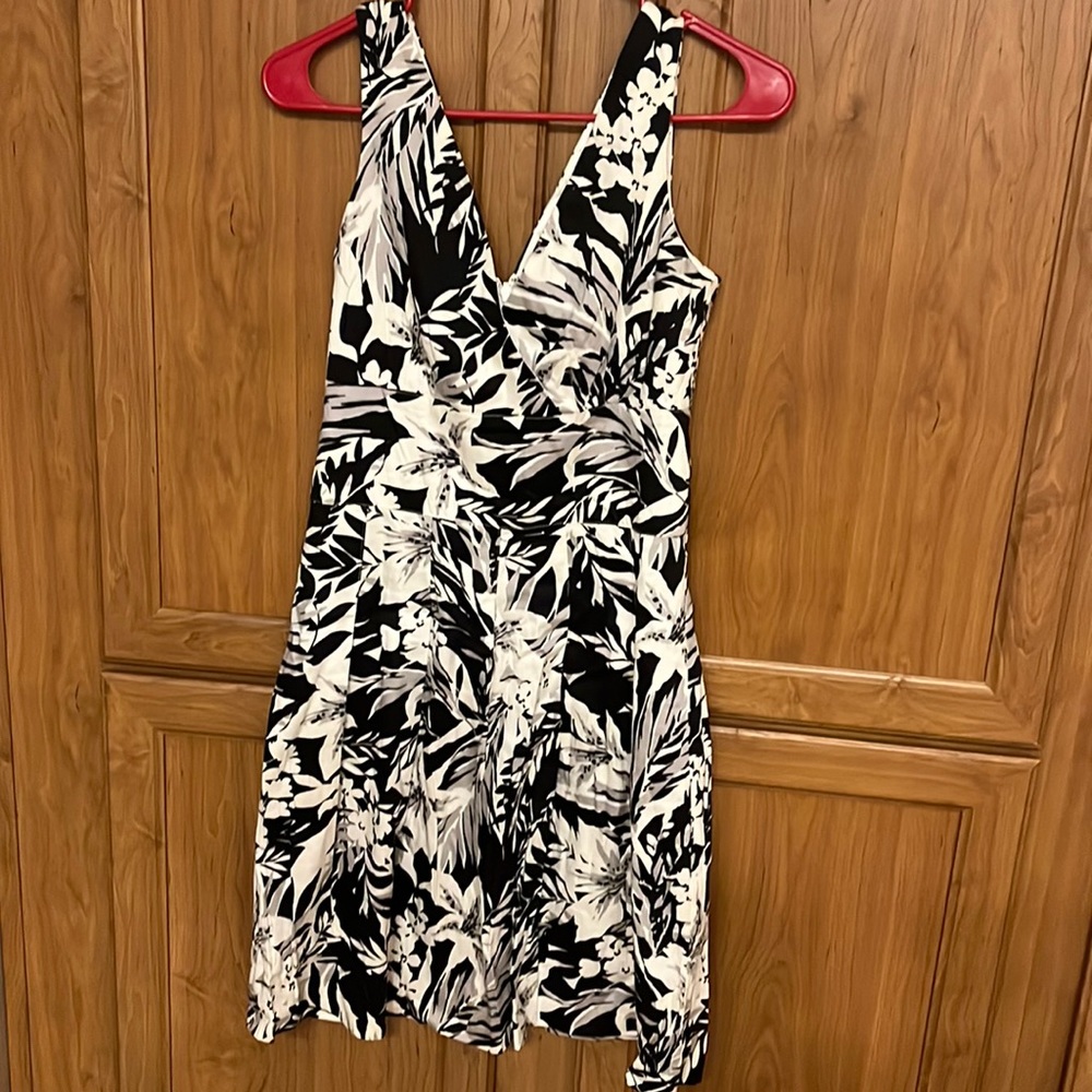 White House/Black Market Dress